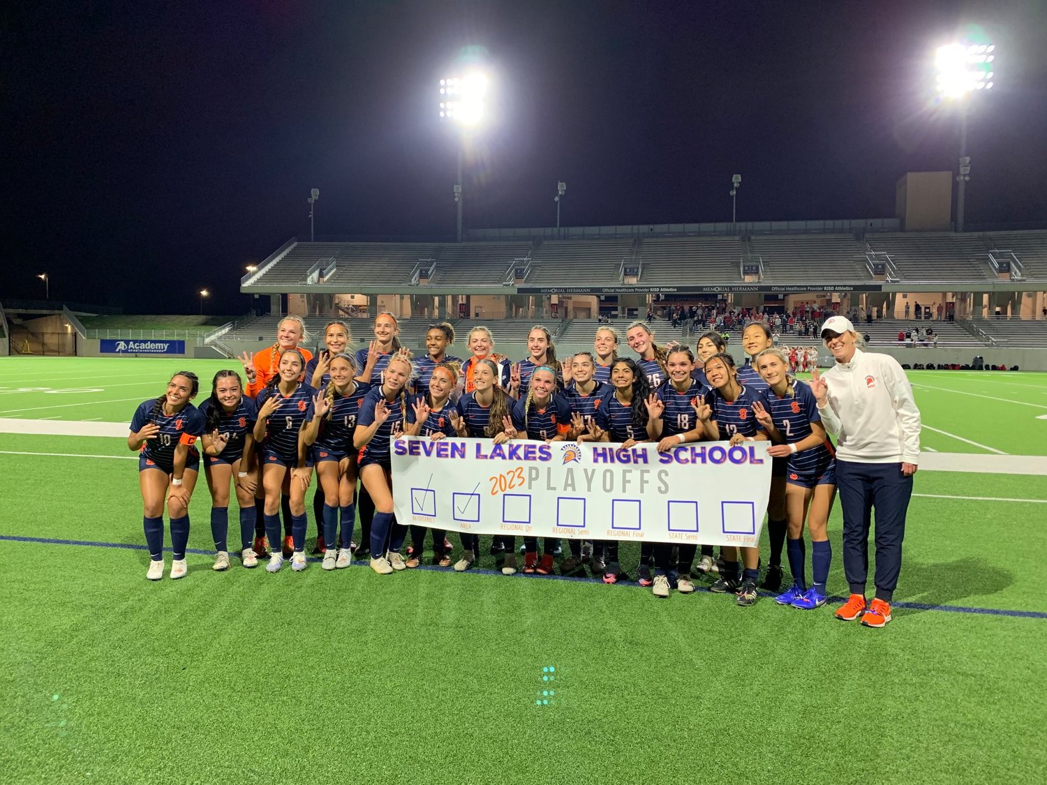 The Seven Lakes girls beat Memorial 2-1 to advance to the regional quarterfinals.